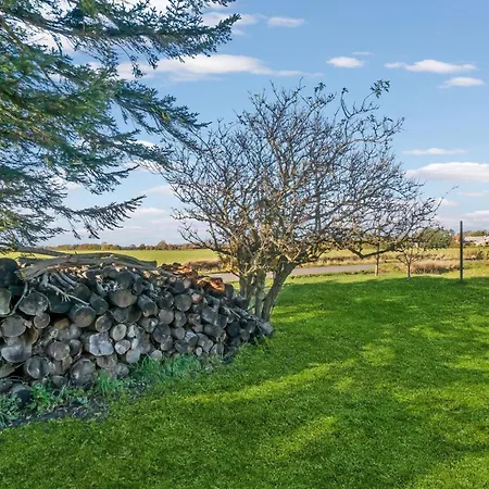 Holiday home Lovely In With Wifi Nexo